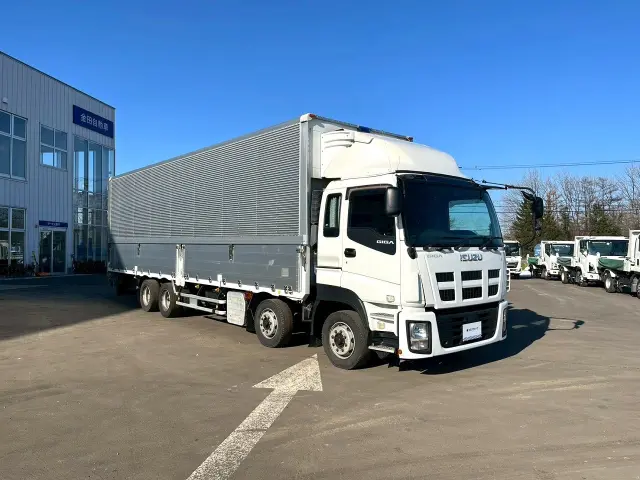 いすゞ ギガ QKG-CYJ77A(8x4)の写真2