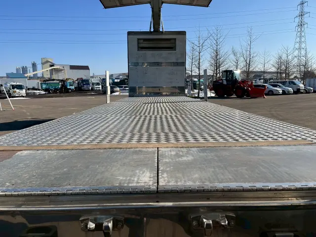 いすゞ ギガ QKG-CYJ77A(8x4)の写真7