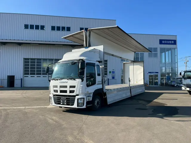 いすゞ ギガ QKG-CYJ77A(8x4)の写真8