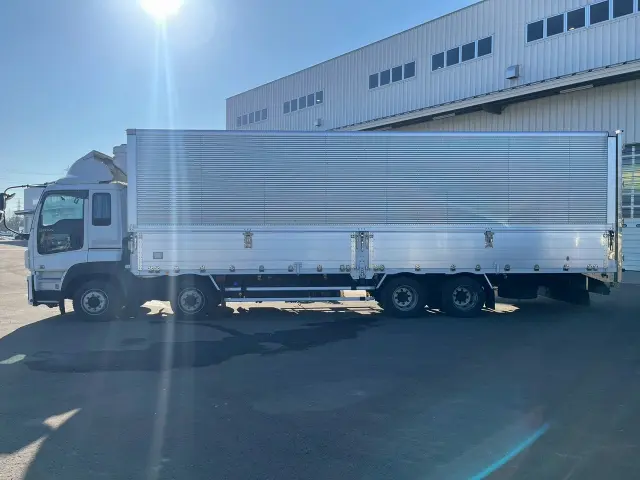 いすゞ ギガ QKG-CYJ77A(8x4)の写真11