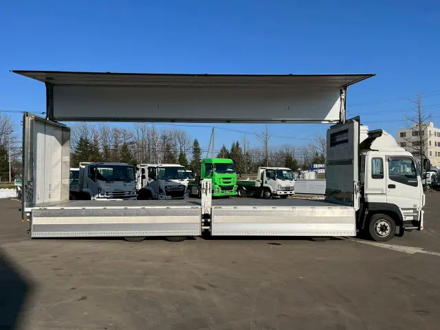 いすゞ ギガ QKG-CYJ77A(8x4)の写真12