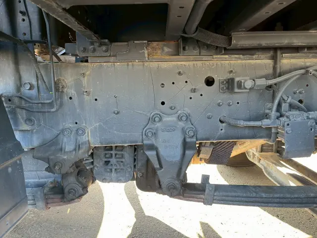 いすゞ ギガ QKG-CYJ77A(8x4)の写真14