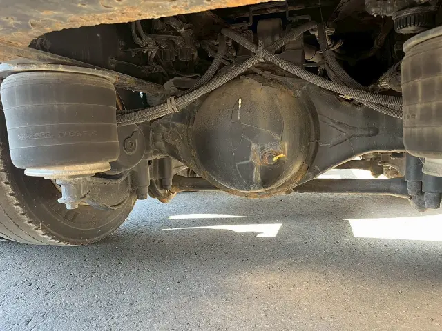 いすゞ ギガ QKG-CYJ77A(8x4)の写真17