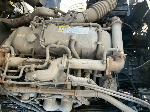 いすゞ ギガ QKG-CYJ77A(8x4)の写真20