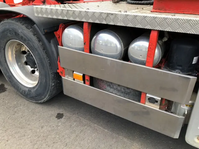 日野 プロフィア QDG-SS1EKDA(6x4)の写真12