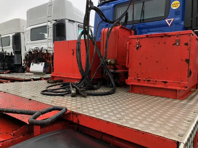 日野 プロフィア QDG-SS1EKDA(6x4)の写真13