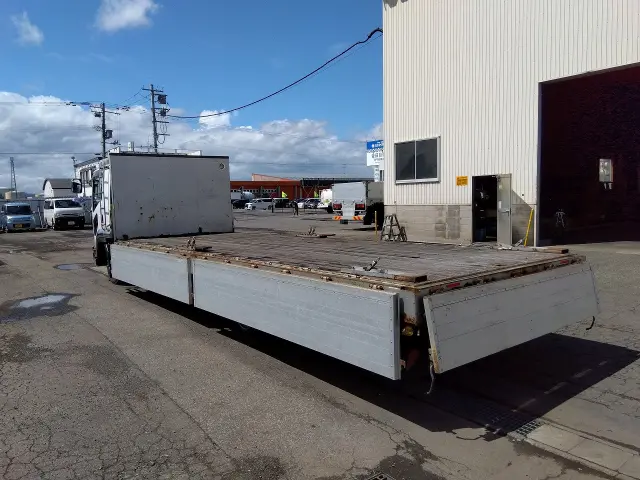 いすゞ フォワード TKG-FRR90S2(2WD)の写真8