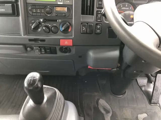 いすゞ エルフ TPG-NPR85AN(2WD)の写真24