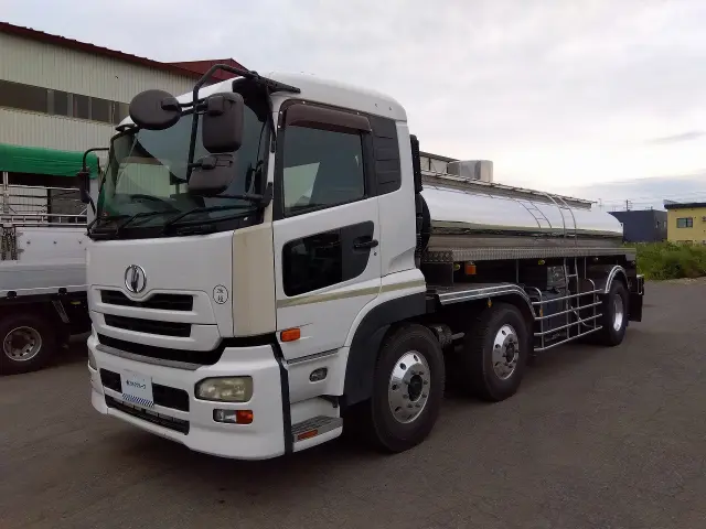 ＵＤ クオン ADG-CV4YL(6x2)の写真1