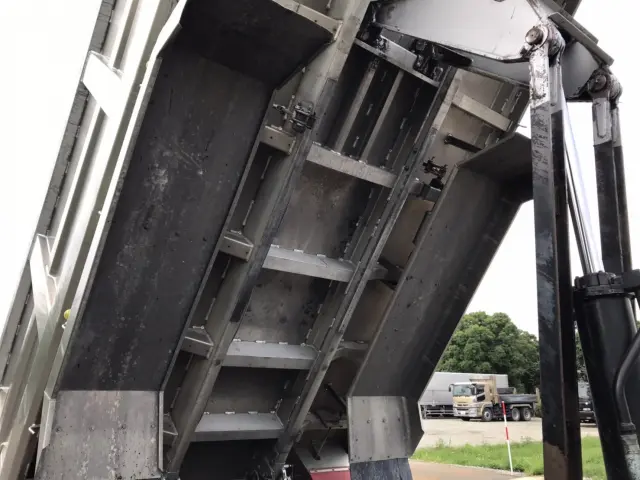 いすゞ フォワード LDG-FVZ34U2(6x4)の写真11