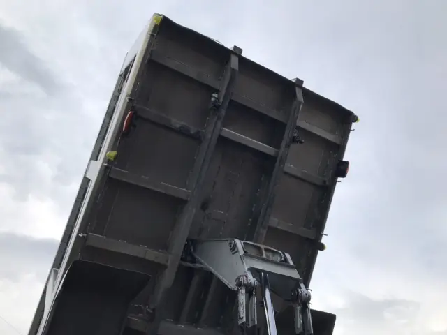 いすゞ フォワード LDG-FVZ34U2(6x4)の写真12