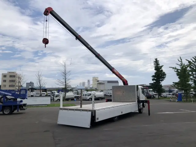 いすゞ フォワード 2RG-FTR90V2(2WD)の写真10