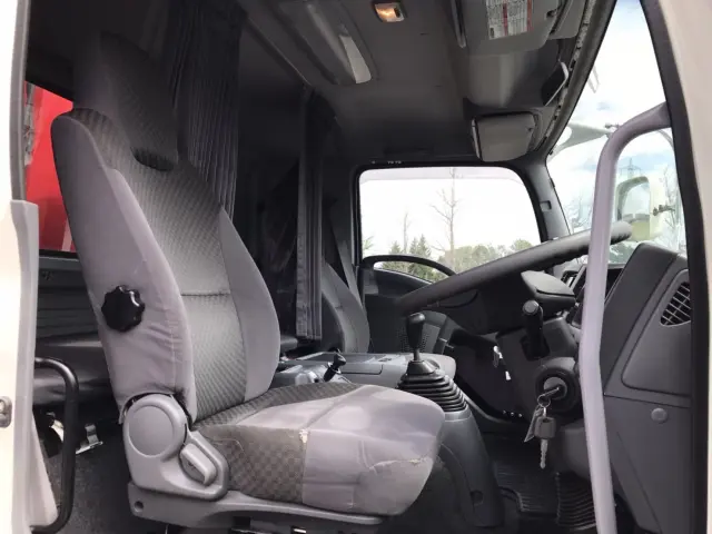 いすゞ フォワード 2RG-FTR90V2(2WD)の写真22