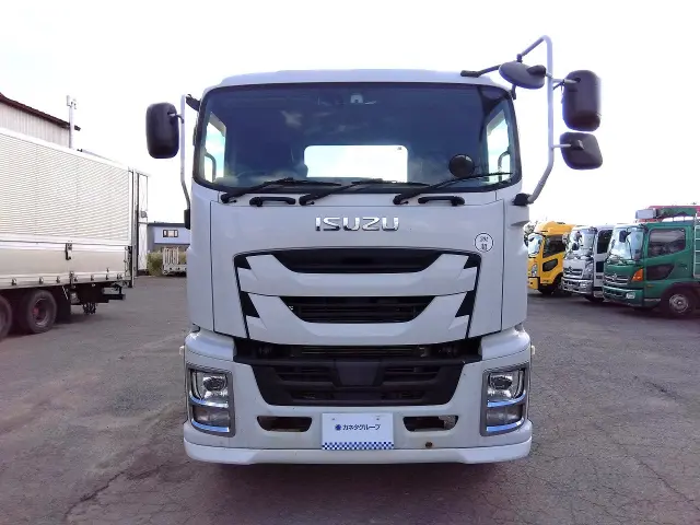 いすゞ ギガ 2PG-CYY77C(6x4)の写真3