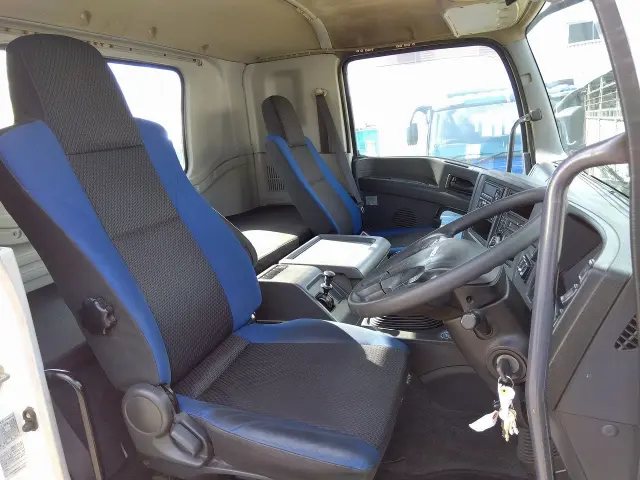 いすゞ ギガ 2PG-CYY77C(6x4)の写真22