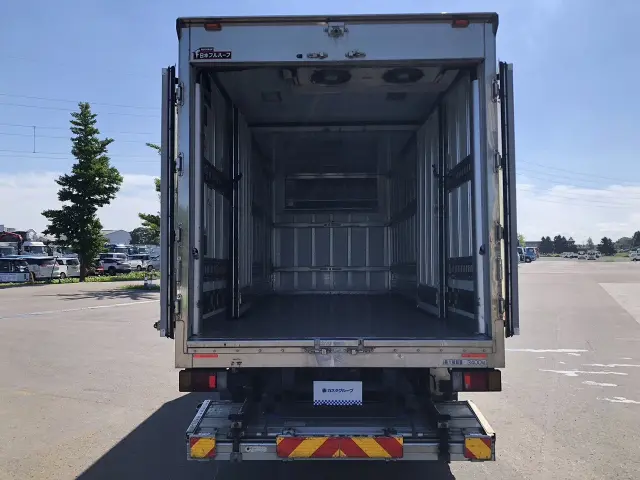 いすゞ エルフ TKG-NPR85YN(2WD)の写真9