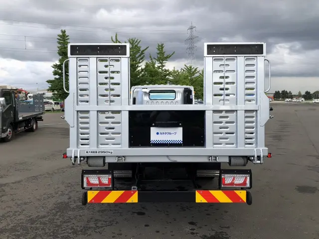 いすゞ エルフ 2RG-NPR88AN(2WD)の写真5