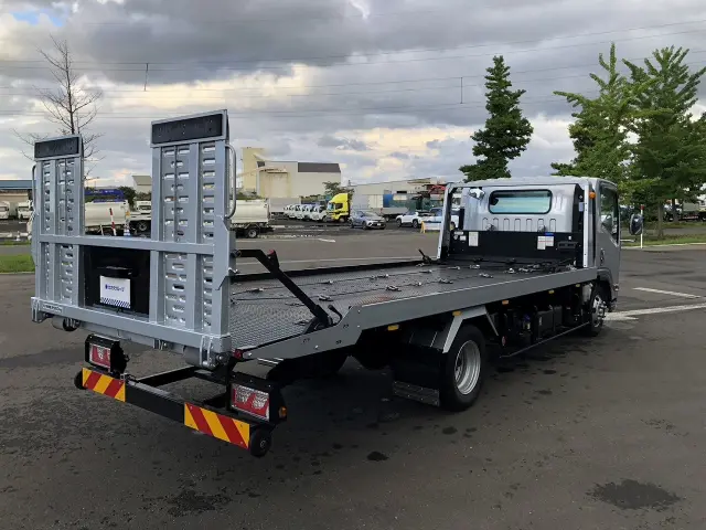 いすゞ エルフ 2RG-NPR88AN(2WD)の写真6