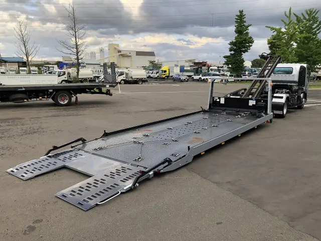 いすゞ エルフ 2RG-NPR88AN(2WD)の写真9