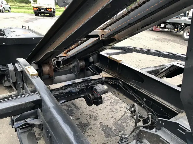 いすゞ エルフ 2RG-NPR88AN(2WD)の写真13