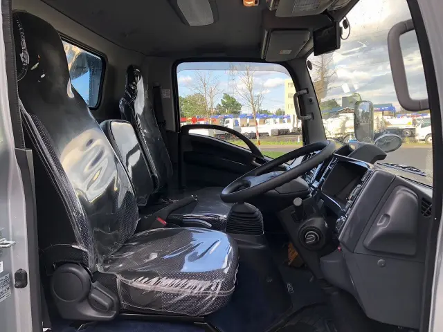 いすゞ エルフ 2RG-NPR88AN(2WD)の写真22