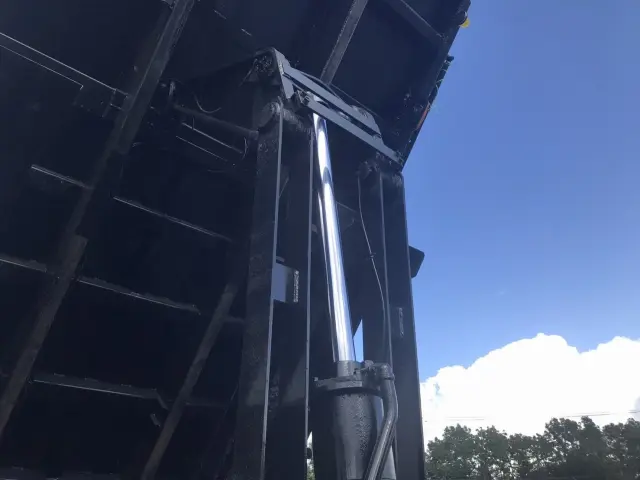 三菱 スーパーグレート QKG-FV60VX(6x4)の写真12