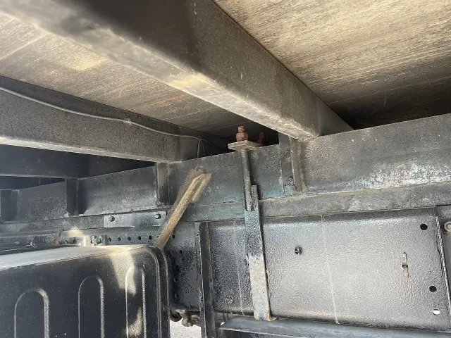 いすゞ フォワード 2RG-FRR90S2(2WD)の写真17