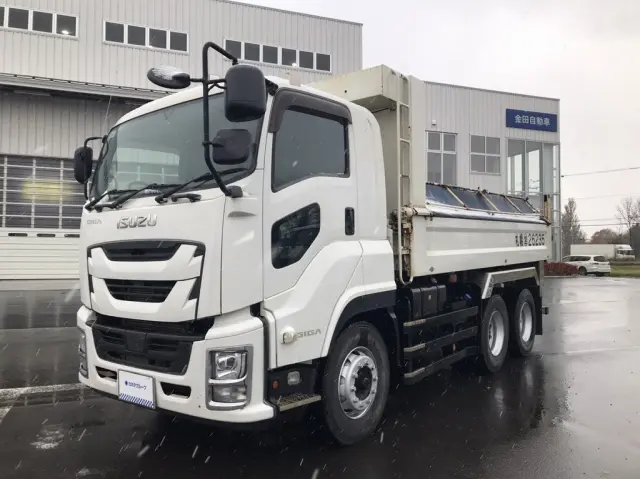 いすゞ ギガ 2PG-CXZ77CT(6x4)の写真1