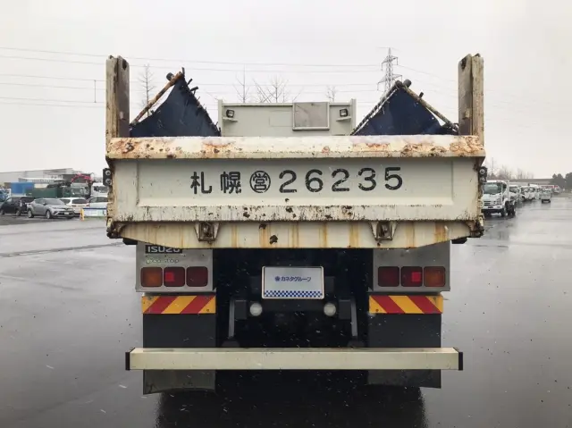 いすゞ ギガ 2PG-CXZ77CT(6x4)の写真5