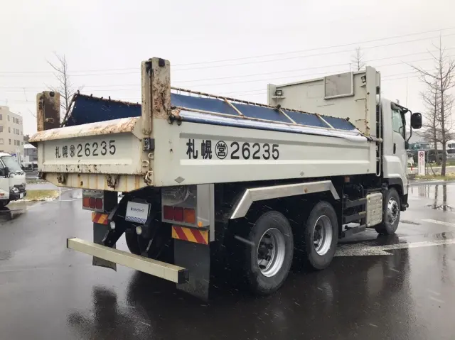 いすゞ ギガ 2PG-CXZ77CT(6x4)の写真6