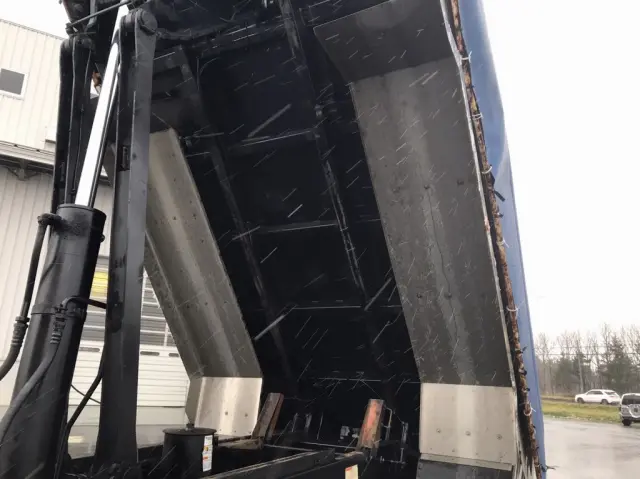 いすゞ ギガ 2PG-CXZ77CT(6x4)の写真11