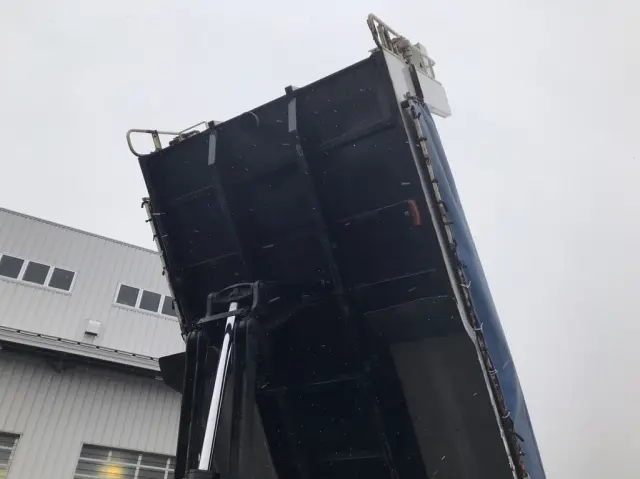 いすゞ ギガ 2PG-CXZ77CT(6x4)の写真12