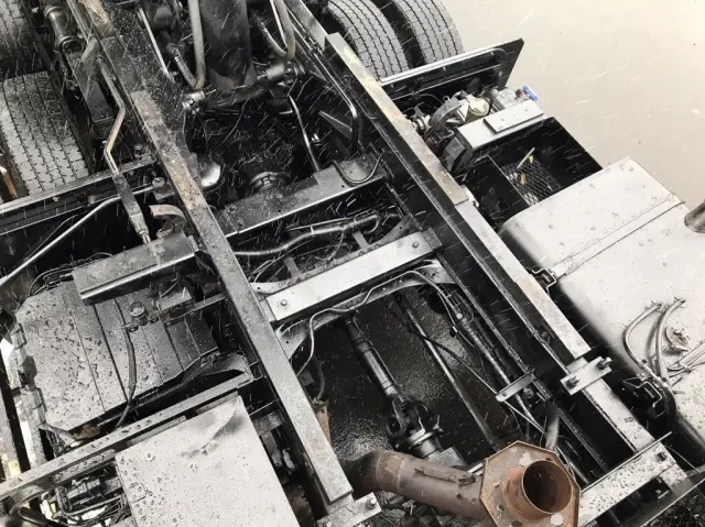 いすゞ ギガ 2PG-CXZ77CT(6x4)の写真15