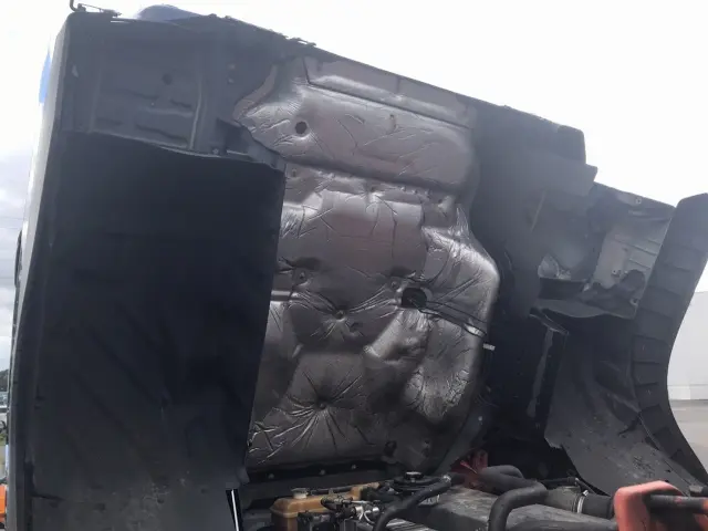 日野 プロフィア QDG-SS1EKAA(6x4)の写真18