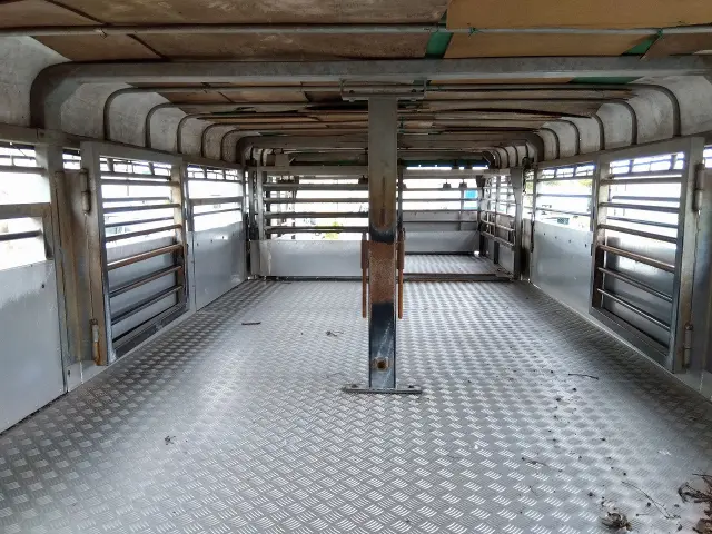 日野 レンジャー BDG-FG8JPWA(2WD)の写真11