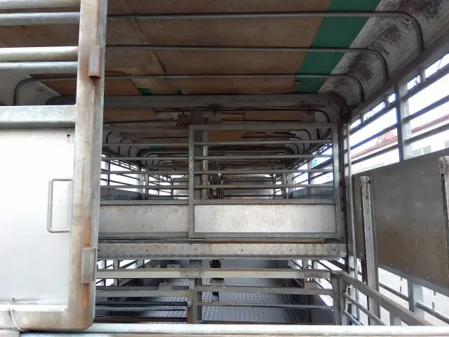 日野 レンジャー BDG-FG8JPWA(2WD)の写真12