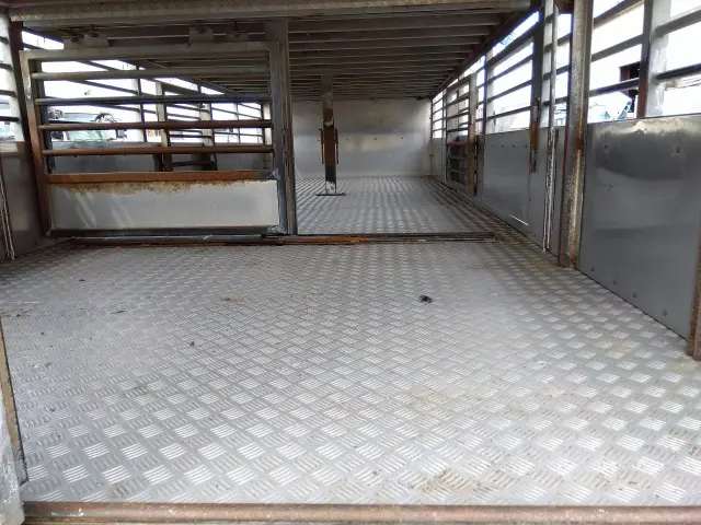 日野 レンジャー BDG-FG8JPWA(2WD)の写真13