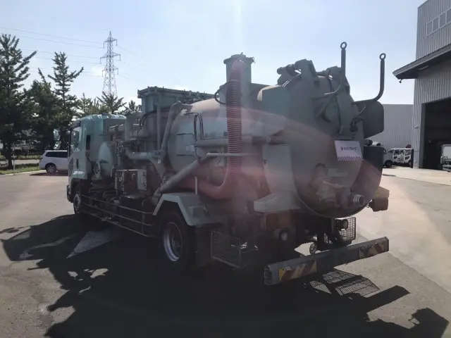 いすゞ フォワード 2RG-FTR90U2(2WD)の写真4