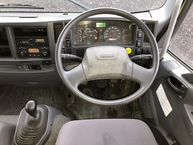 いすゞ フォワード 2RG-FTR90U2(2WD)の写真23
