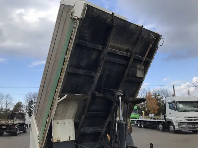 いすゞ フォワード TKG-FRR90S1(2WD)の写真10