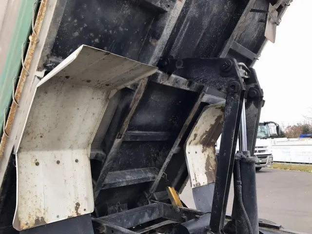 いすゞ フォワード TKG-FRR90S1(2WD)の写真12