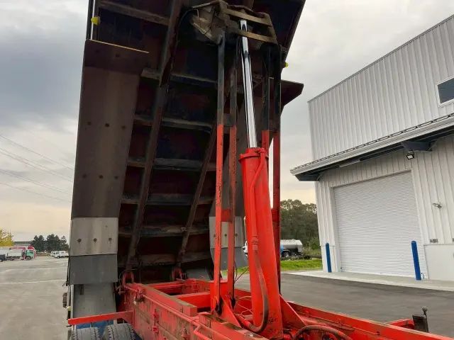 日野 プロフィア QKG-FS1EWEA(6x4)の写真10