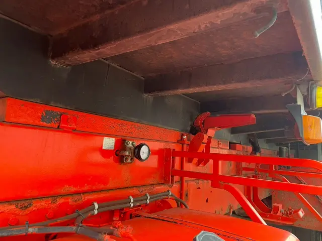 日野 プロフィア QKG-FS1EWEA(6x4)の写真15