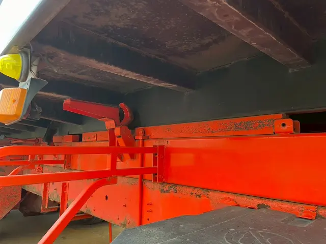 日野 プロフィア QKG-FS1EWEA(6x4)の写真16