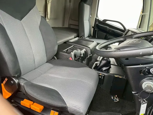 日野 プロフィア QKG-FS1EWEA(6x4)の写真22