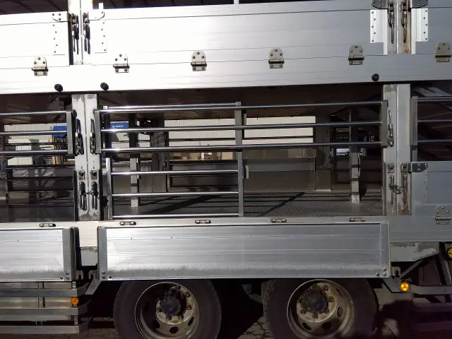 三菱 スーパーグレート QKG-FS54VZ(8x4)の写真13