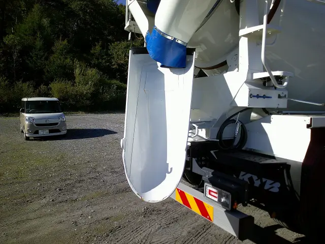 日野 プロフィア 2DG-FS1AGE(6x4)の写真10