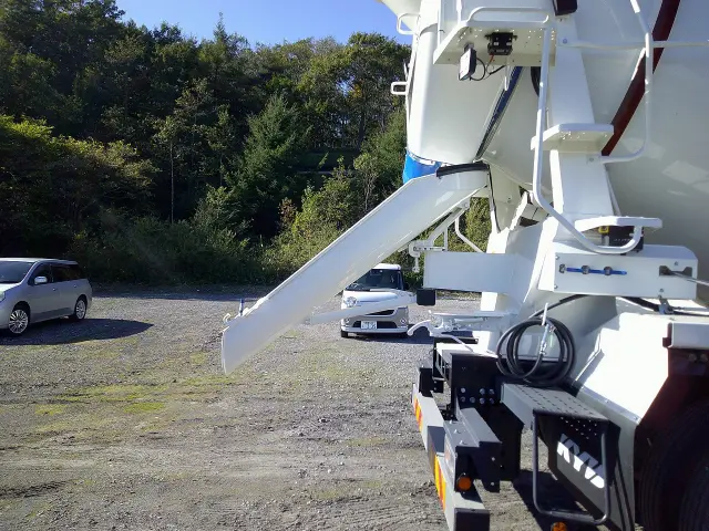 日野 プロフィア 2DG-FS1AGE(6x4)の写真11