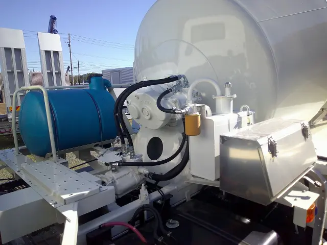 日野 プロフィア 2DG-FS1AGE(6x4)の写真13