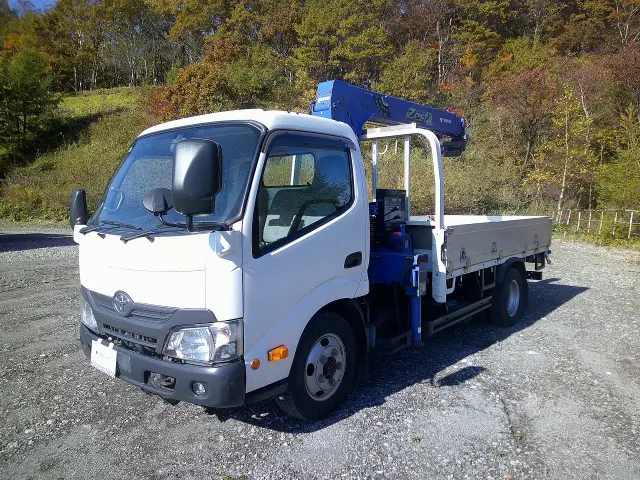 トヨタ ダイナ TKG-XZU695(4WD)の写真1